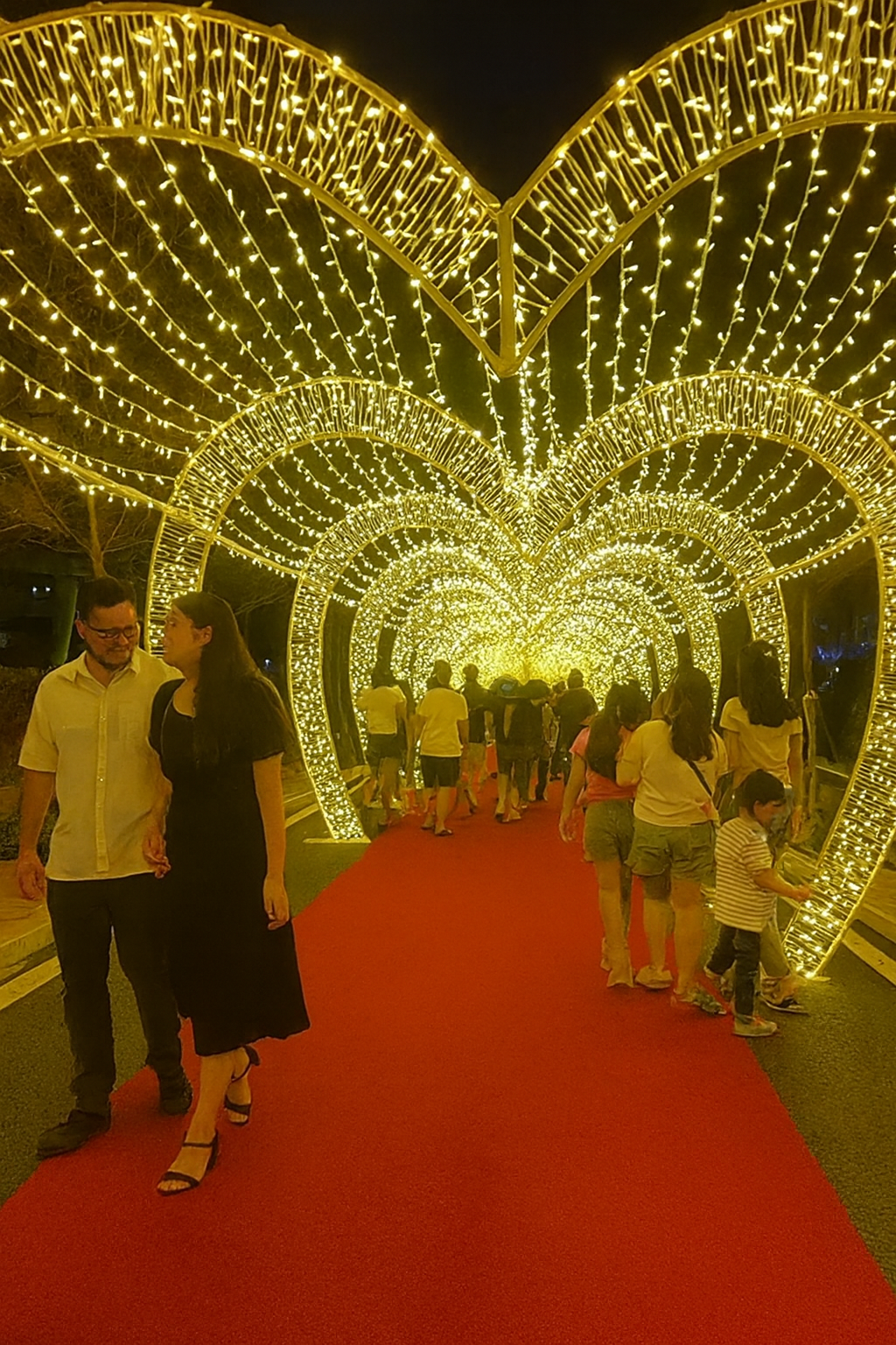 Arcos decorativos para atraer publico en fiestas navideñas